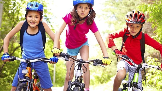 Därför behöver barn minst en timmes fysisk aktivitet per dag